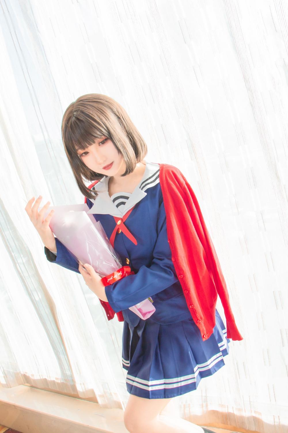 俄罗斯卡车与运漆车相撞 司机全身溅满黄漆-全站官方网址(图2) 在线登录入口